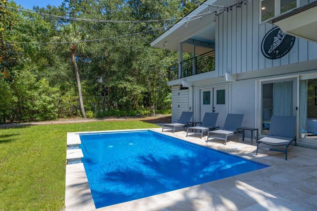 Luxury Beach House - 2Min Walk To Beach - Private Pool - Group & Dog Friendly هيلتون رئيس جزيرة المظهر الخارجي الصورة